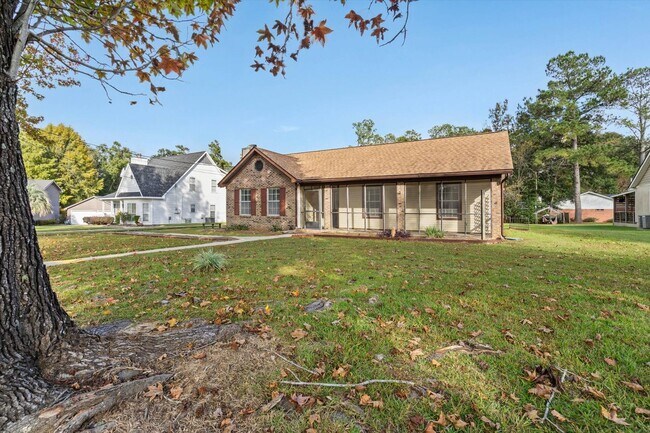 Foto del edificio - Charming Fairhope Home for Rent – Convenient Location & Great Outdoor Space!