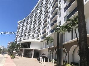 Foto principal - 6039 Collins Ave