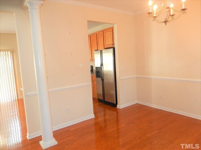 Building Photo - 10651 Edmundson Ave
