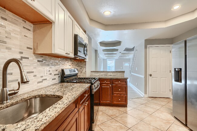 Photo - 2514 Jefferson St Apartment