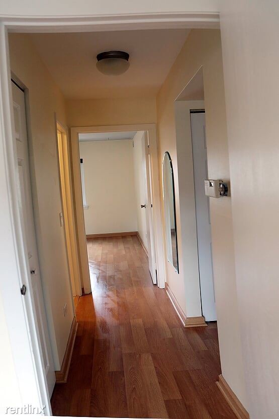 Foto del edificio - 2 br, 1.5 bath  - 3241 Milwaukee Ave Apt 1D