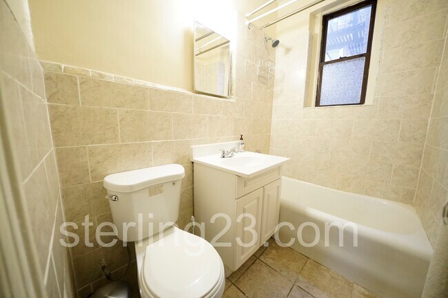 Building Photo - 2353 28th St