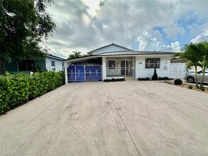 Building Photo - 3525 SW 92nd Ave