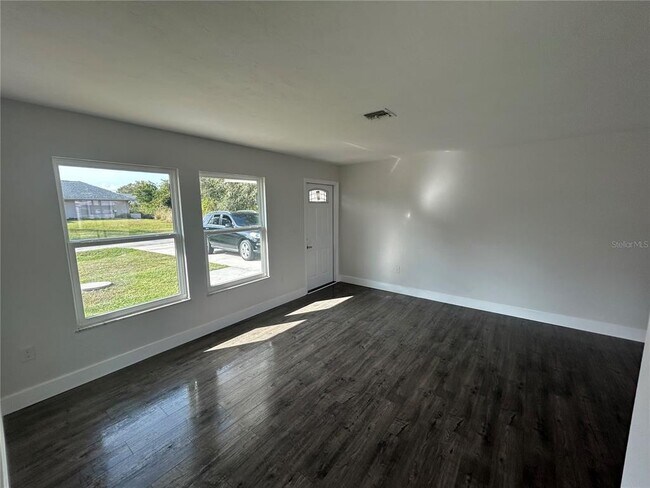 Foto del edificio - 3310 Jamestown St