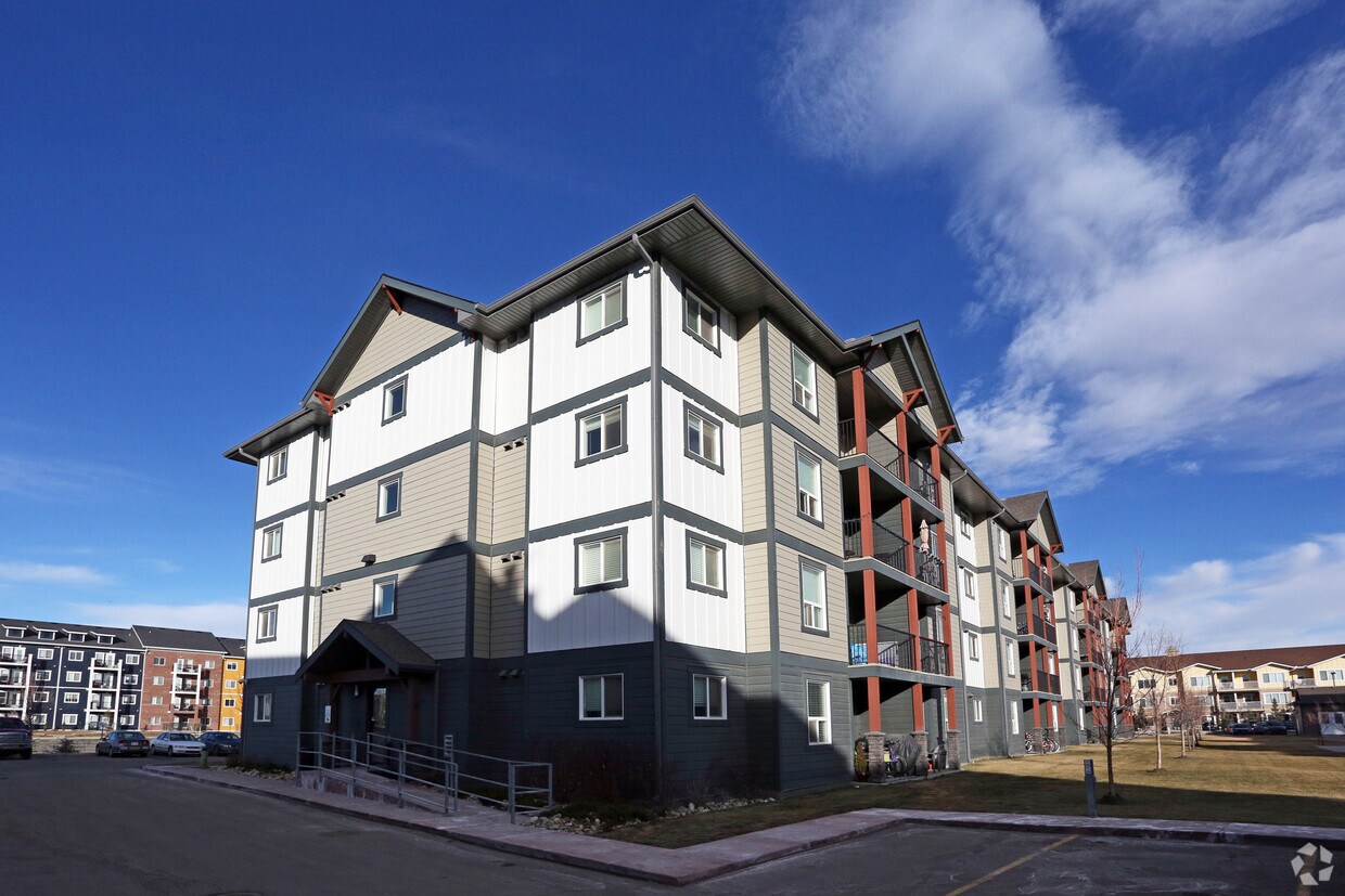 King's Heights Apartments 20 Kingsland Close SE Airdrie, AB