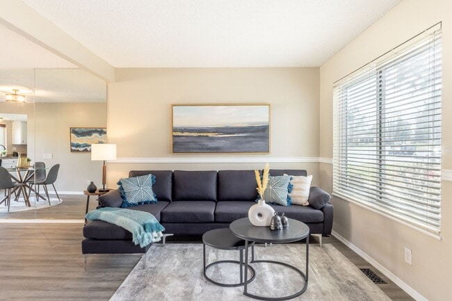 Building Photo - Cherry Creek Schools! Updated townhome wit...