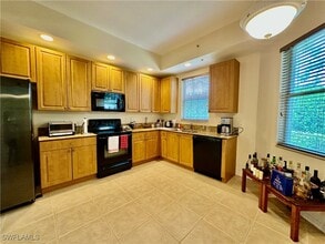 Building Photo - 1305 Mariposa Cir