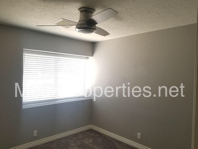 Building Photo - Large 3 Bedroom 2 Bath House with Solar!