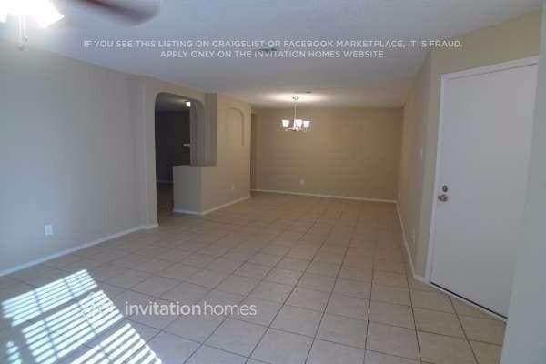 Building Photo - 2040 Cardinal Ln