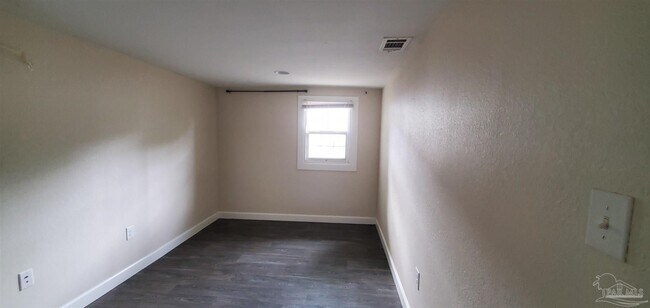 Building Photo - 811 N E St
