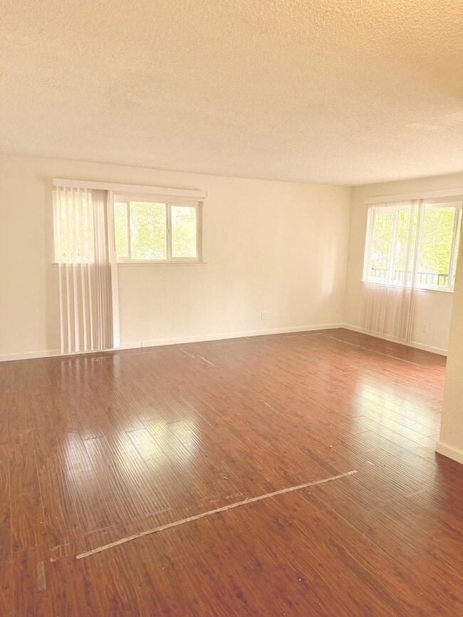 Building Photo - 4772 Greenholme Dr