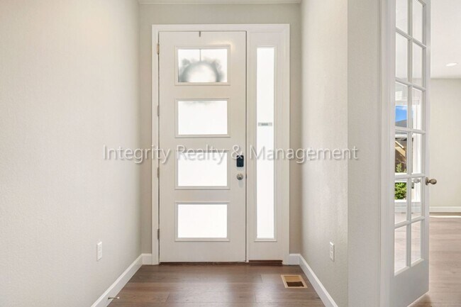 Building Photo - 4 Bed/4 Bath, 4,171 Sqft - 8131 Adams Fork...