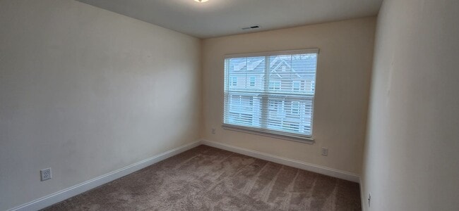 Bedroom 1 Same layout as Bedroom 2 - 10436 Glenmere Creek Cir