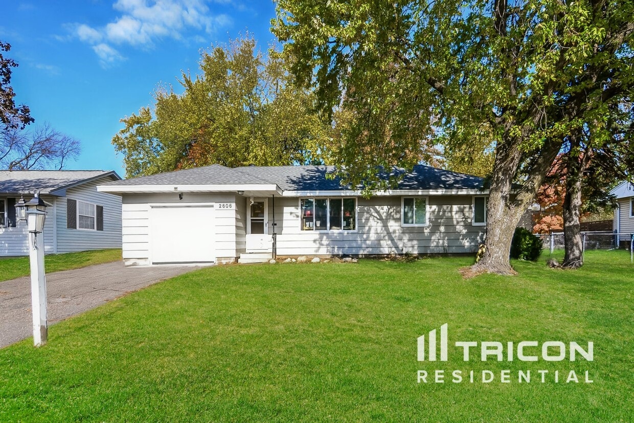 Primary Photo - 2606 65th Ave N