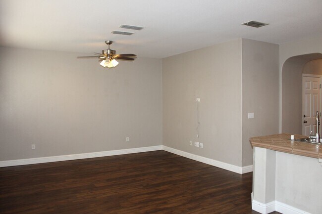 Foto del edificio - 3160 Torland St