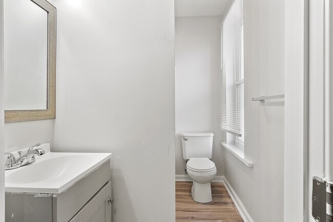 Foto del edificio - 1242 W Airdrie St