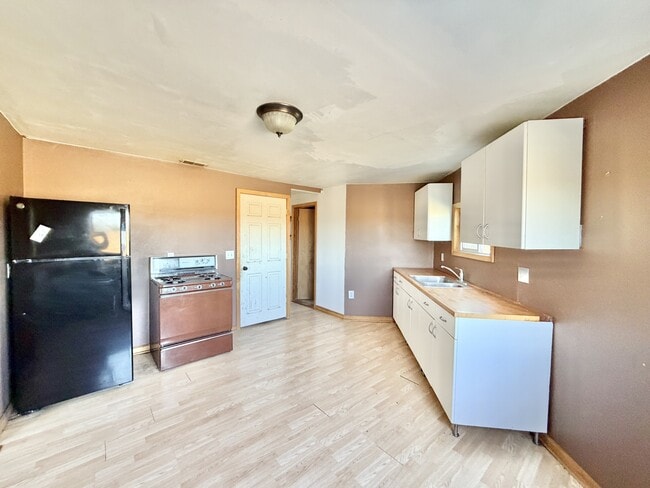 Building Photo - 9188 Old Hwy P