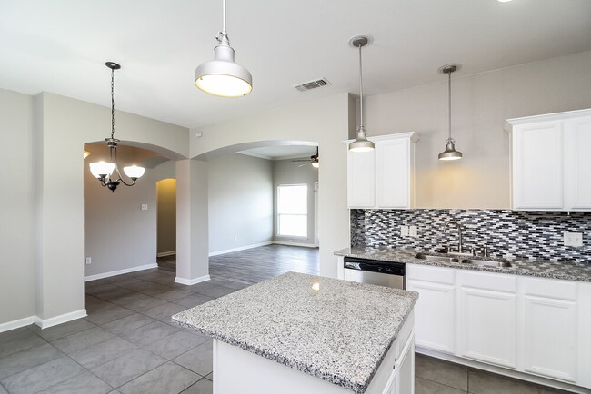 Building Photo - 316 Rock Hill Dr