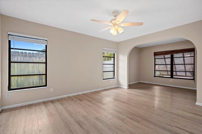 Foto del edificio - 11894 Butternut St