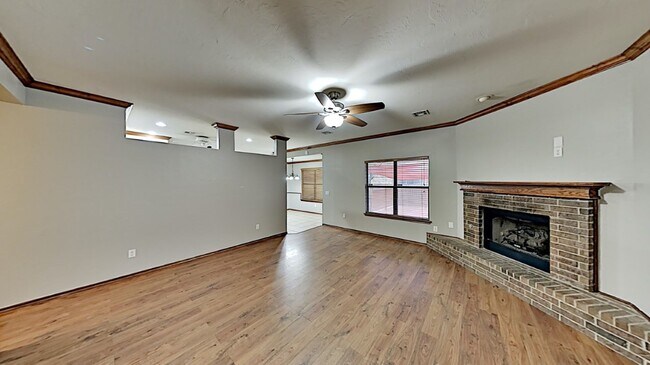 Building Photo - Nice 4 Bedroom 2 Bath Home in Mustang Schools