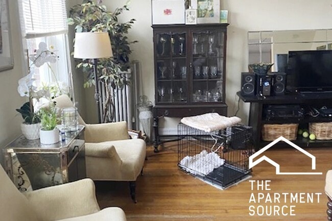 Building Photo - 918 Green Bay Rd