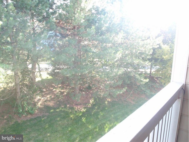 Foto del edificio - 2408 Ellsworth Way