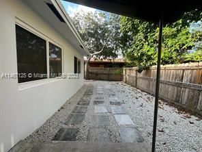 Foto del edificio - 2 br, 2 bath House - 1538 NE 5th Ave # 1-2