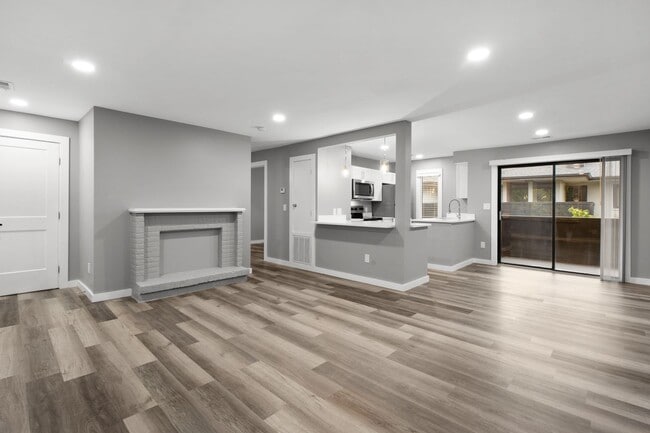 Interior Photo - Elizabeth Green