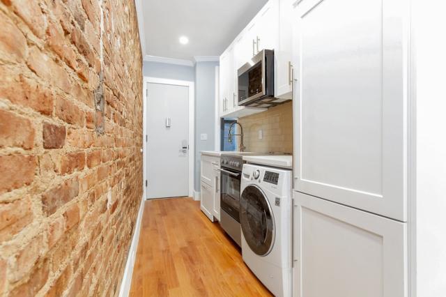 Foto principal - 3 bedroom in NEW YORK NY 10128