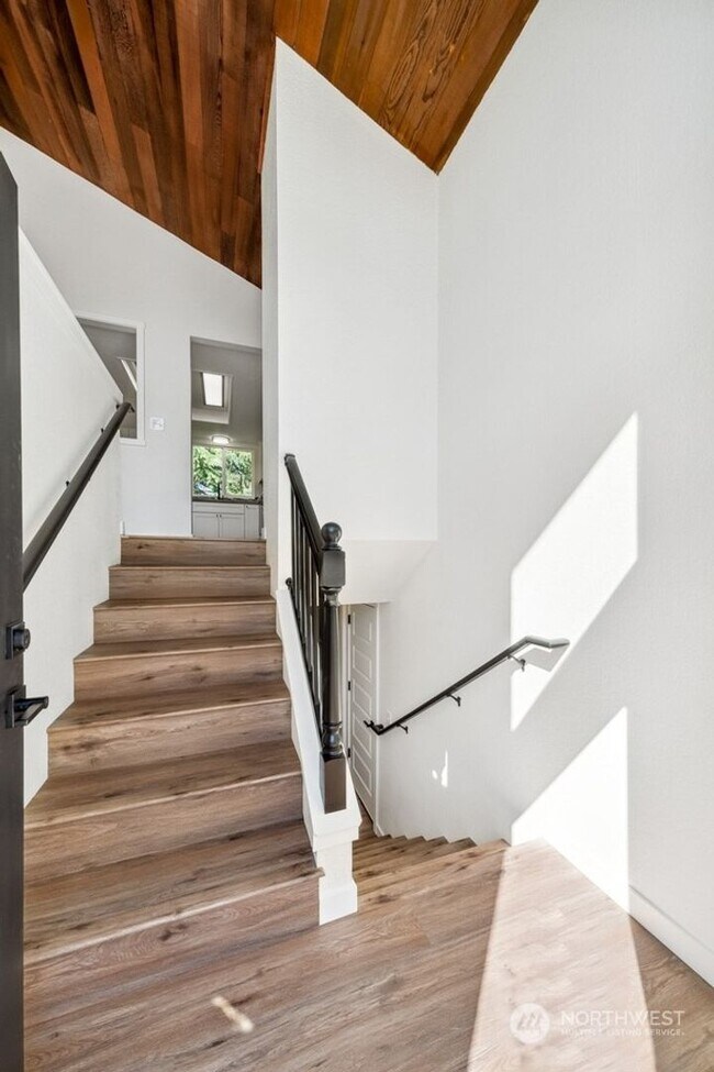 Foto del edificio - Private 4 bedroom home with RV and boat pa...