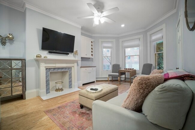 Building Photo - 447 Marlborough St