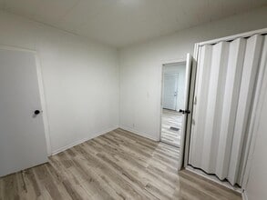 Building Photo - 2900 S 13th St