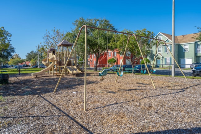 Photo - "Charming 2-Bed, 2-Bath Townhouse Retreat in Tampa's Serene White Lake Court!"