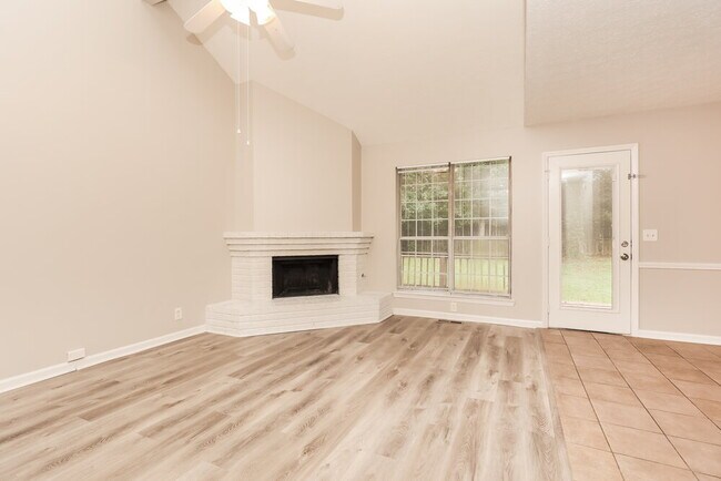 Building Photo - 3717 Waterford Way