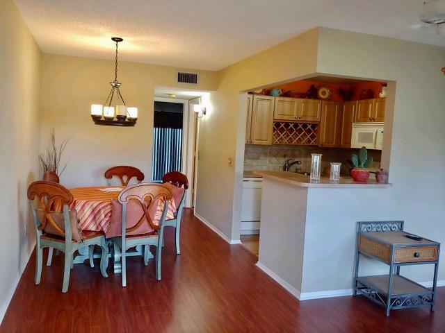 Building Photo - 14 Lake Vista Trail