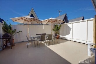 Building Photo - 202 15th St