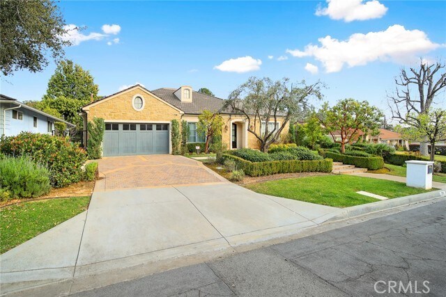 Foto del edificio - 1716 Alta Oaks Dr