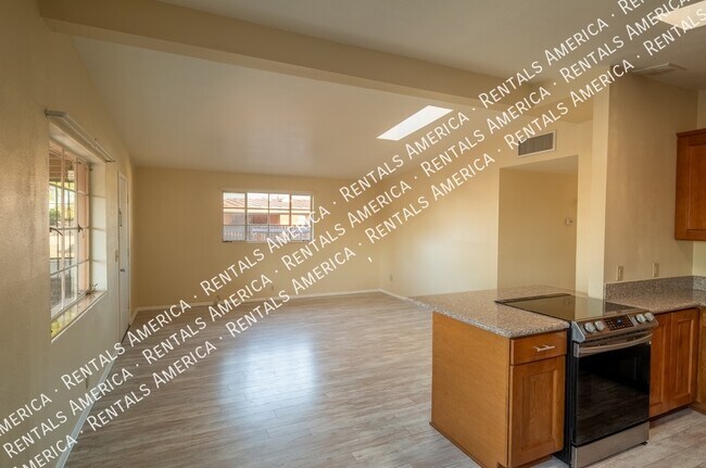 Building Photo - 4307 E Hayhurst St