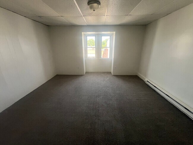 Foto del edificio - 640 W Market St