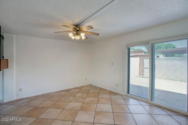 Building Photo - 1605 E Dunbar Dr