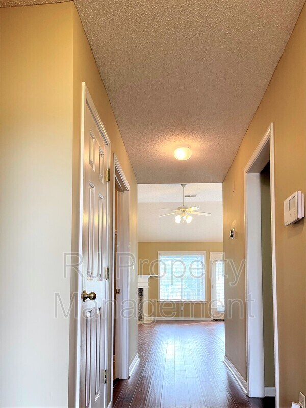 Building Photo - 1172 Whistler Dr