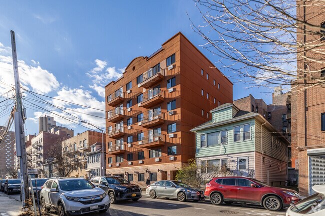 Building Photo - 142-15 Cherry Ave