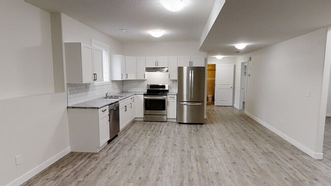 Building Photo - 9607B 113 Ave