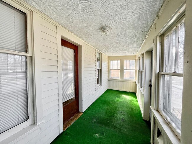 Building Photo - 1114 Chestnut St