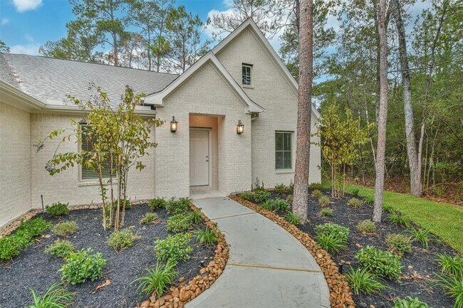 Building Photo - 2 E Trillium Cir