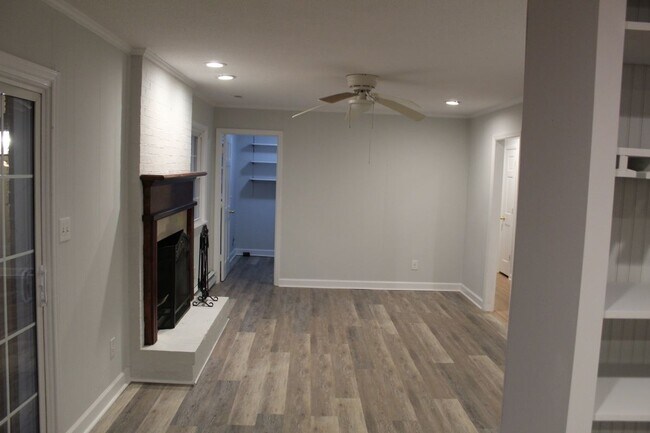 Building Photo - 3030 Studley Rd