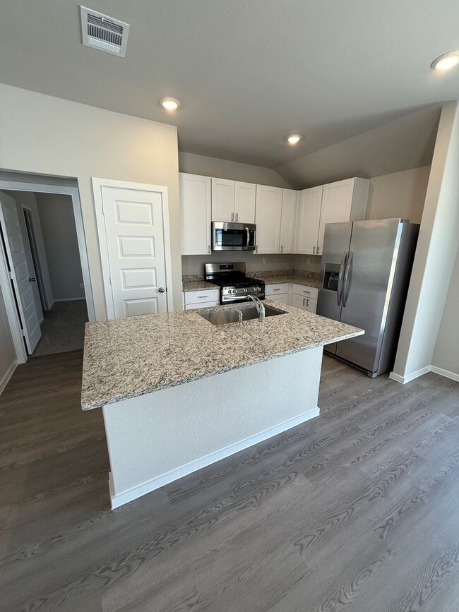 Building Photo - Charming 3BR House in Montgomery