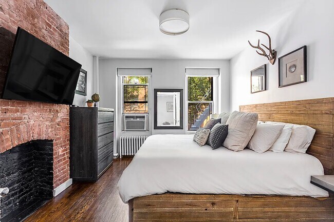 Foto del edificio - 236 E 6th St