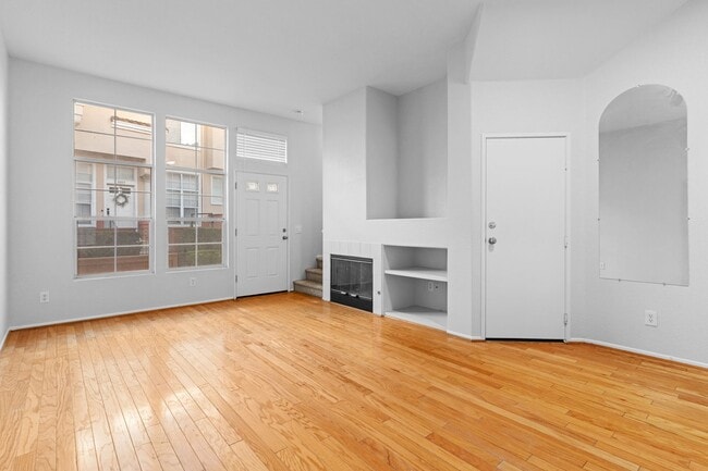 Building Photo - 1050 S Volterra Way