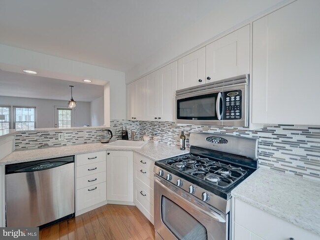 Foto del edificio - 3022 Kings Village Rd